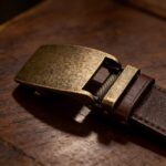 Premium Vintage-Style Leather Belt – Bronze Buckle Business Gift, Wholesale DC8655 - Image 7